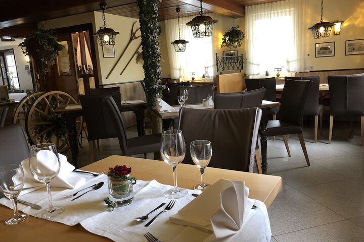 Dining 16 of 20