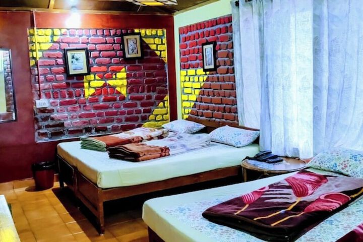 Room 40 of 195