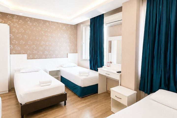 Room 32 of 63