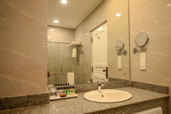 Room 4 of 35