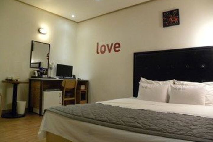 Room 31 of 53