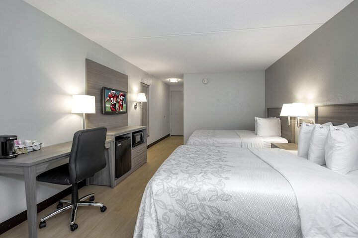 2 Double Beds Accessible (9 of 15)