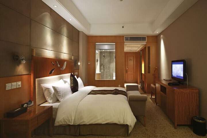 Room 2 of 16