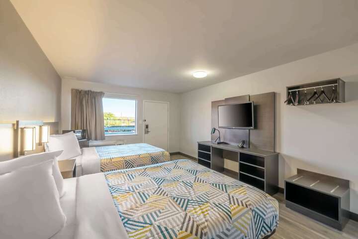 Deluxe Room 2 Double Beds Refrigerator, Microwave (2 of 10)