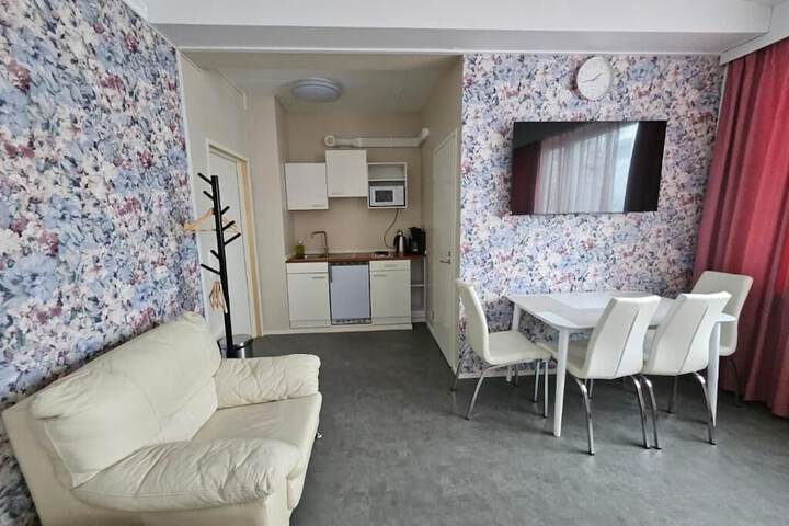 Room 4 of 108