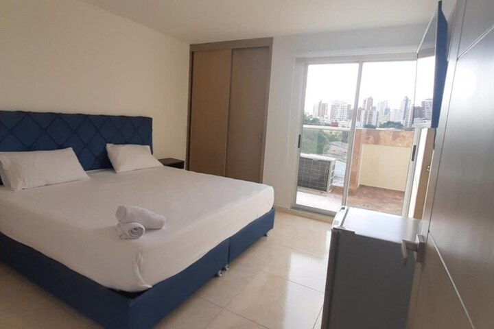 Room 12 of 38
