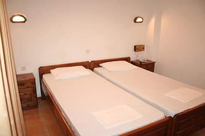 Room 3 of 35
