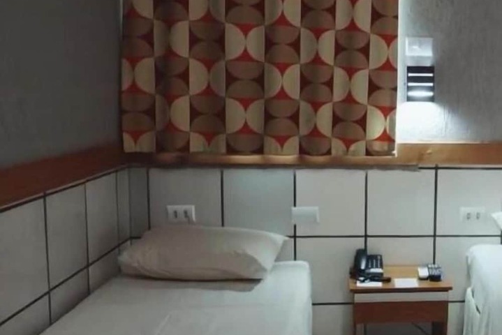 Room 30 of 52