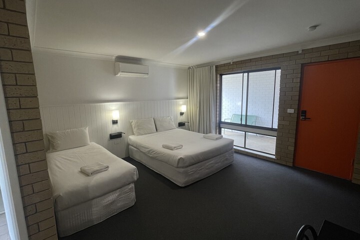 Room 11 of 31