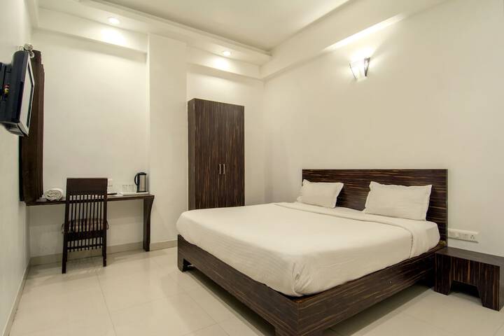 Room 17 of 37