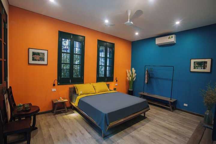 Room 3 of 16