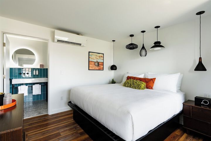 Room 5 of 42