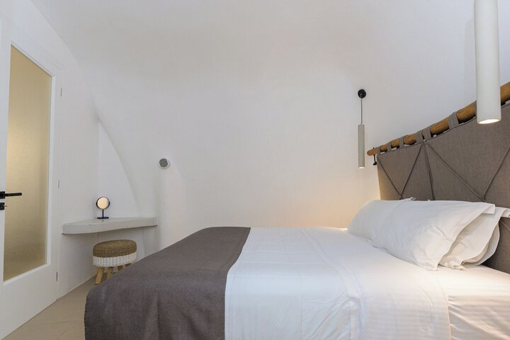 Room 15 of 102