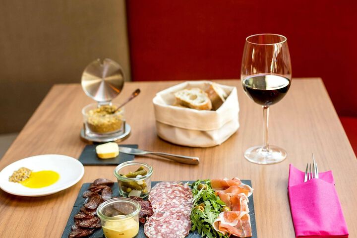 Dining 93 of 138
