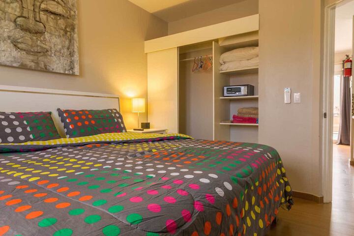Room 4 of 37