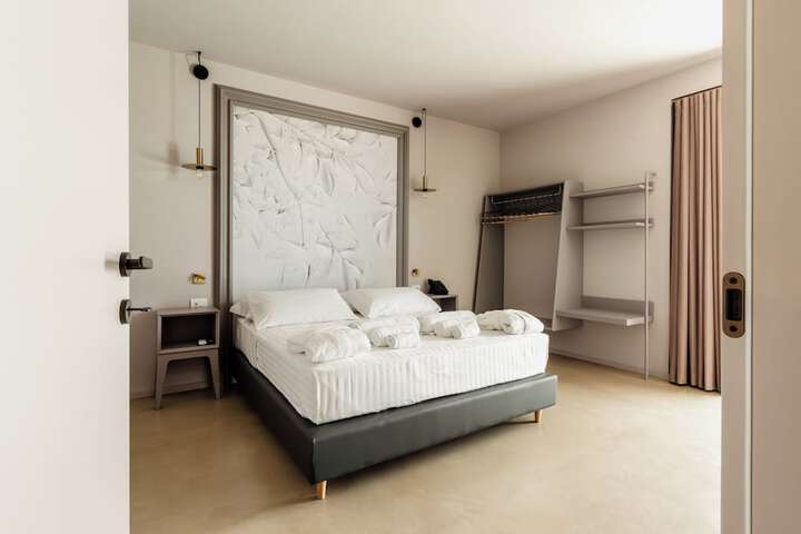 Room 49 of 121