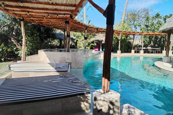 Hotel Ashly Loma Larga
