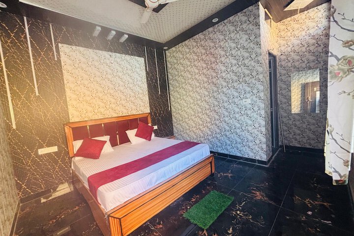 Room 18 of 31