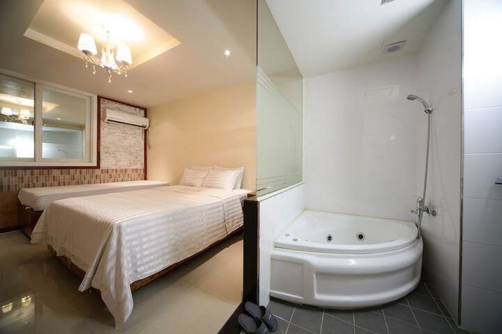 Room 32 of 75