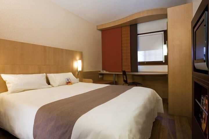 Room 4 of 22
