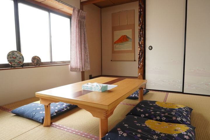 Room 2 of 23