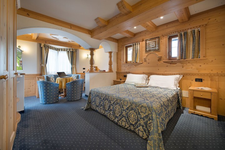 Room 14 of 38