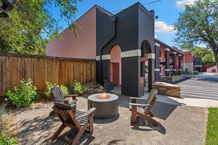 Terrace/Patio 32 of 51