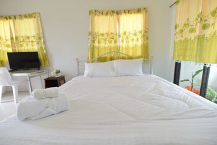Room 13 of 23