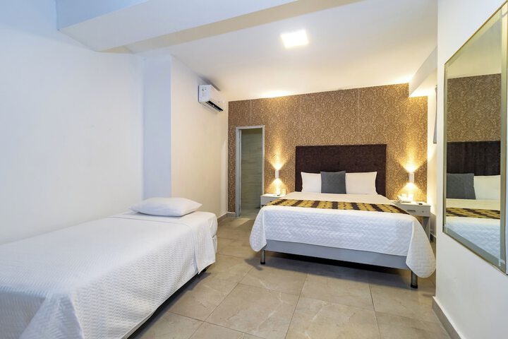 Room 5 of 32