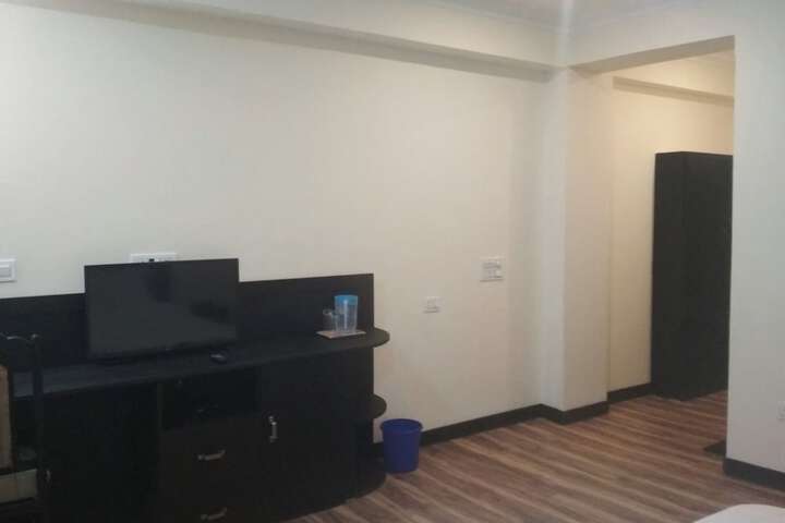 Room 6 of 20