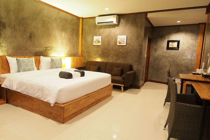 Room 49 of 80
