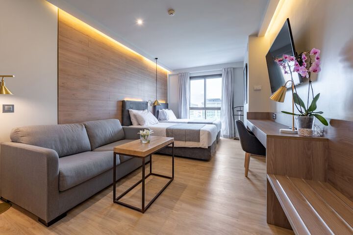 Room 16 of 44