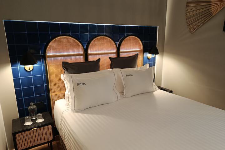Room 10 of 22