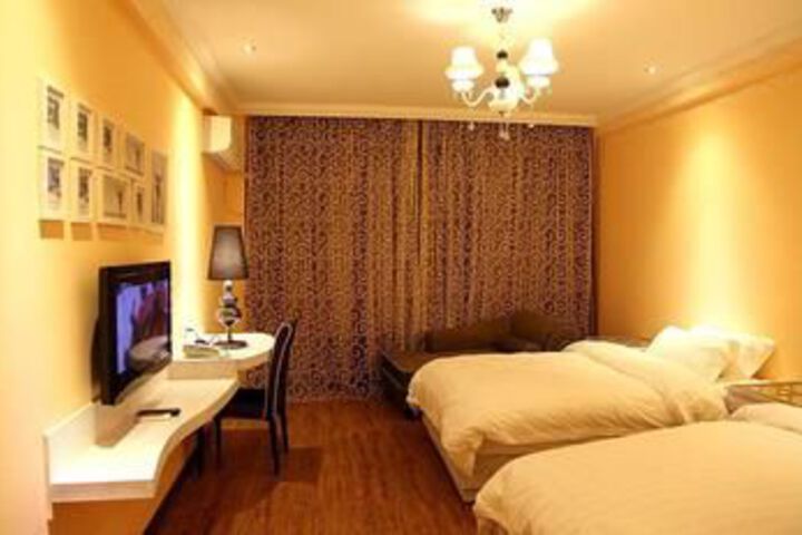 Room 9 of 37