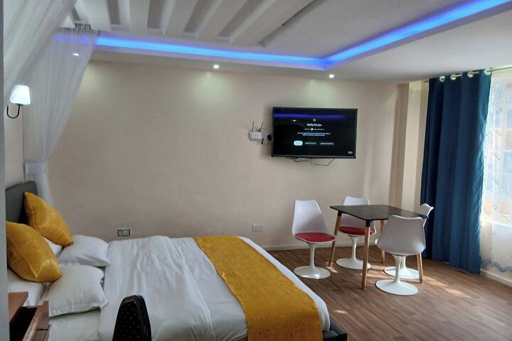Room 8 of 40