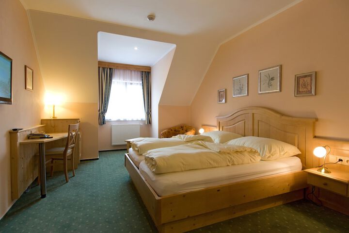Room 4 of 39