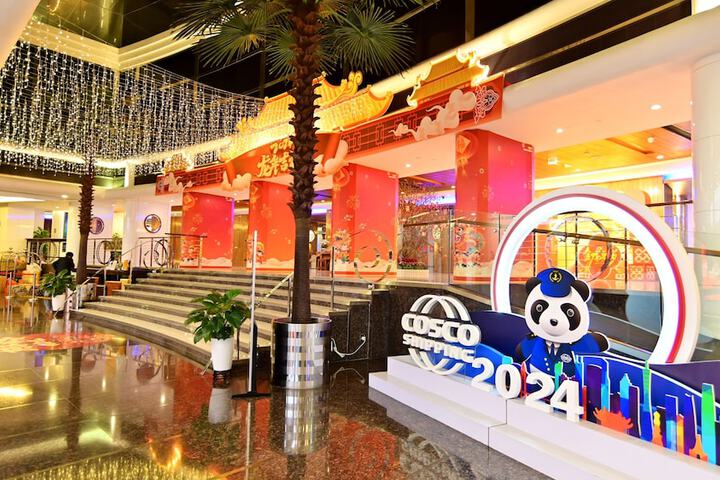 Hotel Lobby