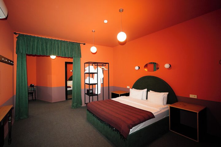 Room 42 of 73