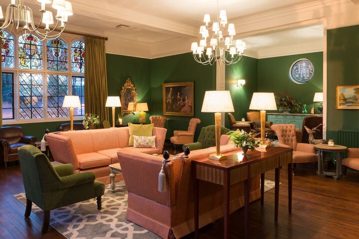 Lounge 115 of 138