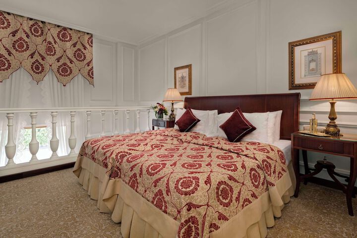 Room 103 of 318