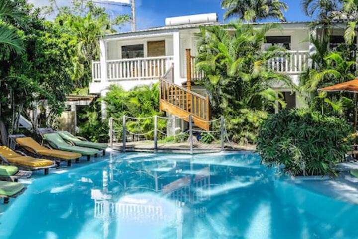 Hotel with Pool