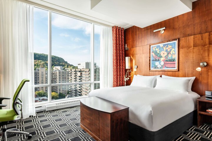 Room 15 of 83