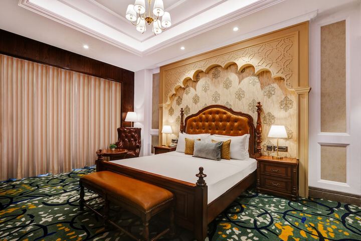 Room 43 of 119