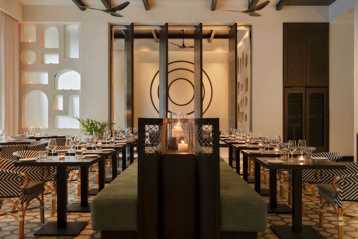 Dining 170 of 313