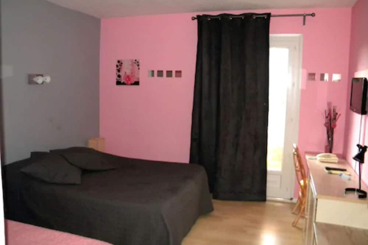 Room 4 of 52