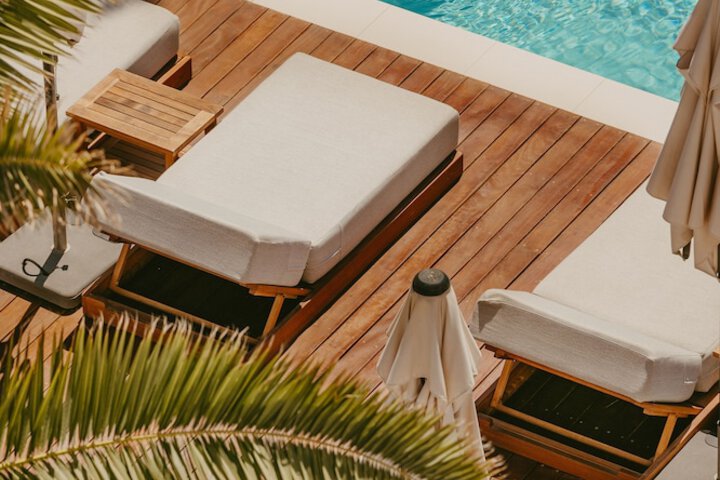 Sundeck 114 of 122