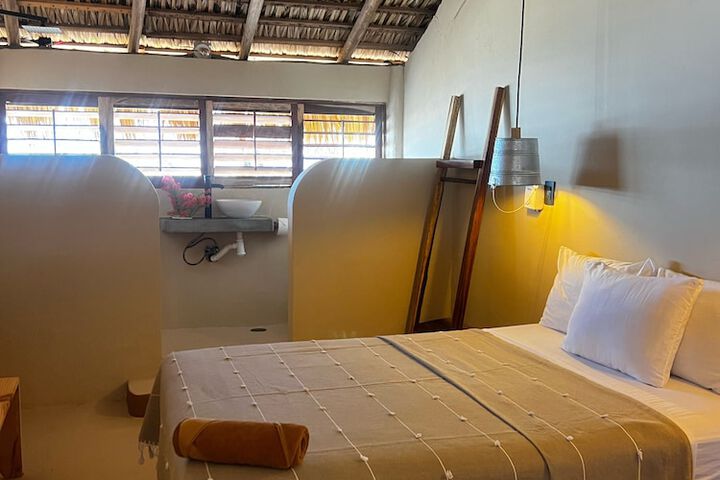 Room 10 of 80