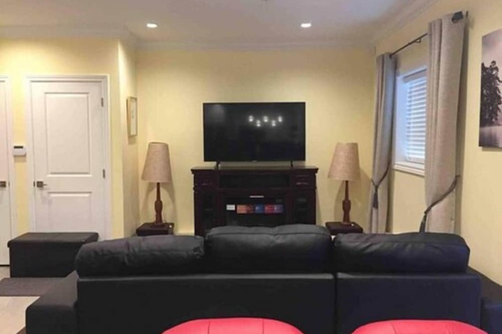 Room 7 of 16