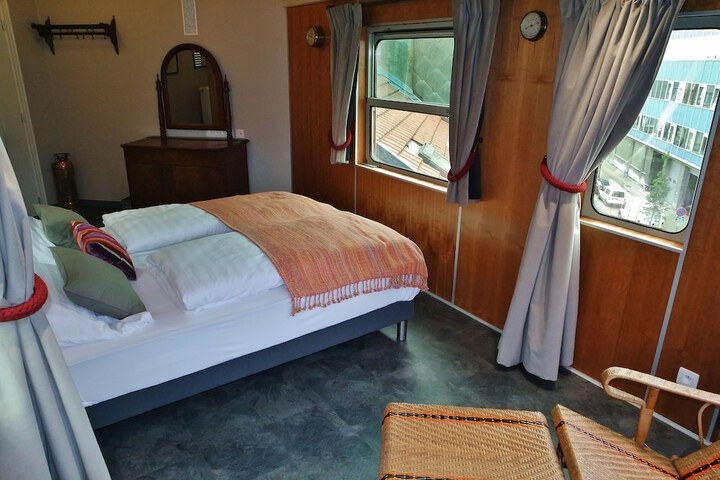 Room 17 of 60