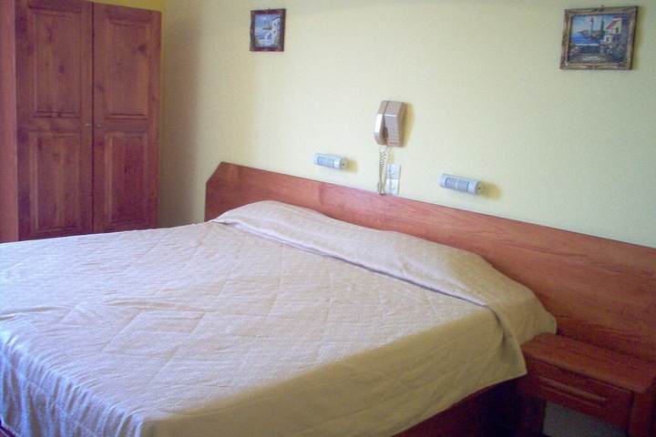 Room 4 of 66